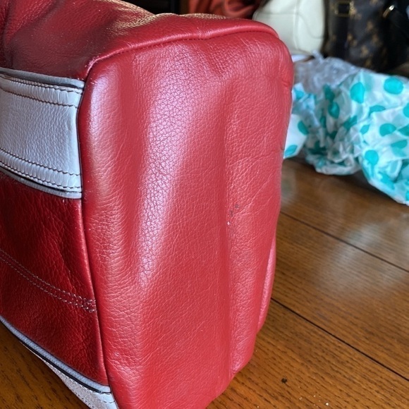 TIGNANELLO stylish Red white stripes 💯 leather 🎉Host Pick 7/22 🎉 - Picture 8 of 10